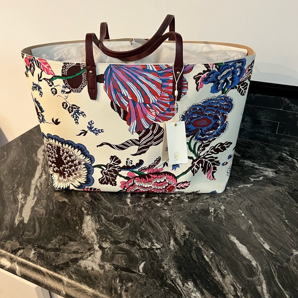 NWT Tory Burch Kerrington Tote